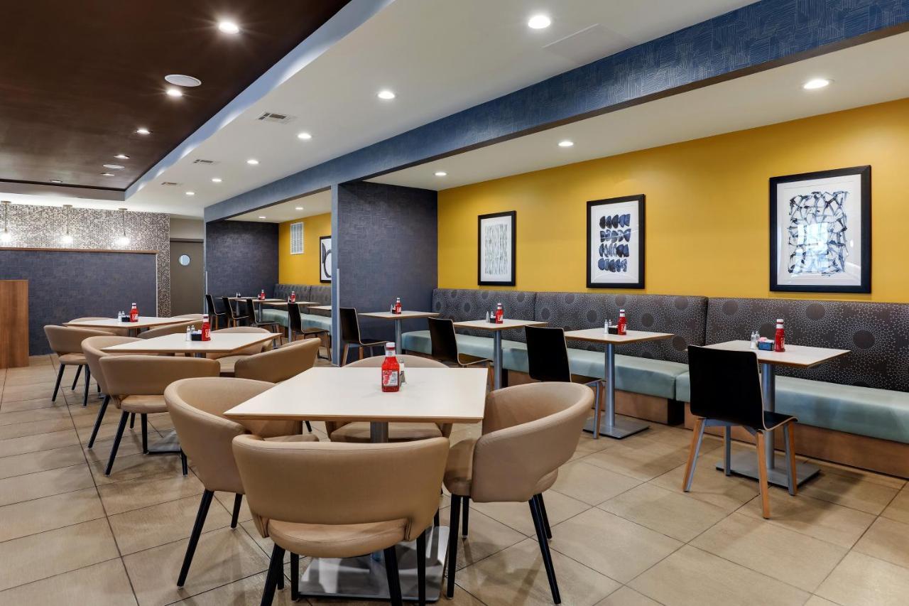 Holiday Inn Mobile Airport By Ihg Экстерьер фото
